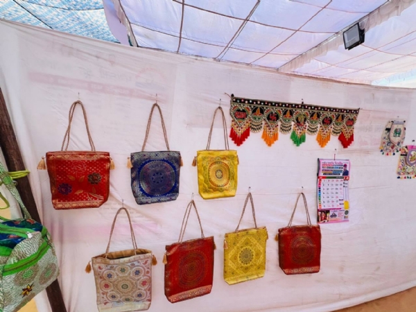 પરંપરાગત ભરતકામને આધુનિક સ્પર્શ: સંજયભાઈ પરમારની સફળ સફર