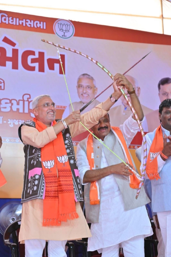 દાહોદ ખાતે બૂથ કાર્યકર્તા સંમેલનને સંબોધિત કરતા ભાજપા પ્રદેશ અધ્યક્ષ જગદીશ વિશ્વકર્મા