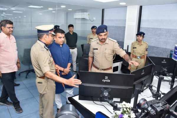 Deputy Chief Minister Harsh Sanghvi inaugurates the Command and Control Center of Vadodara City Police