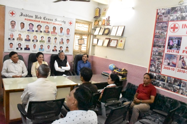 કેબિનેટ મંત્રીની ઉપસ્થિતિમાં ટી.બી.ના દર્દીઓને પૌષ્ટિક કીટ વિતરણ કાર્યક્રમ યોજાયો.