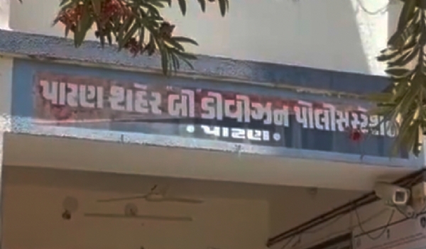 પાટણ-ઊંઝા રોડ પર જૂની લેતીદેતીમાં અરટીકા કાર પર હુમલો પાટણ-ઊંઝા રોડ પર જૂની લેતીદેતીમાં અરટીકા કાર પર હુમલો