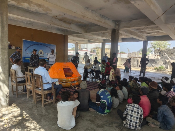 માધવપુર ખાતે માછીમારો માટે અવેરનેશ કાર્યક્રમ યોજાયો.