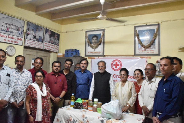 કેબિનેટ મંત્રીની ઉપસ્થિતિમાં ટી.બી.ના દર્દીઓને પૌષ્ટિક કીટ વિતરણ કાર્યક્રમ યોજાયો.