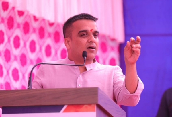 મંત્રી હર્ષ સંઘવી