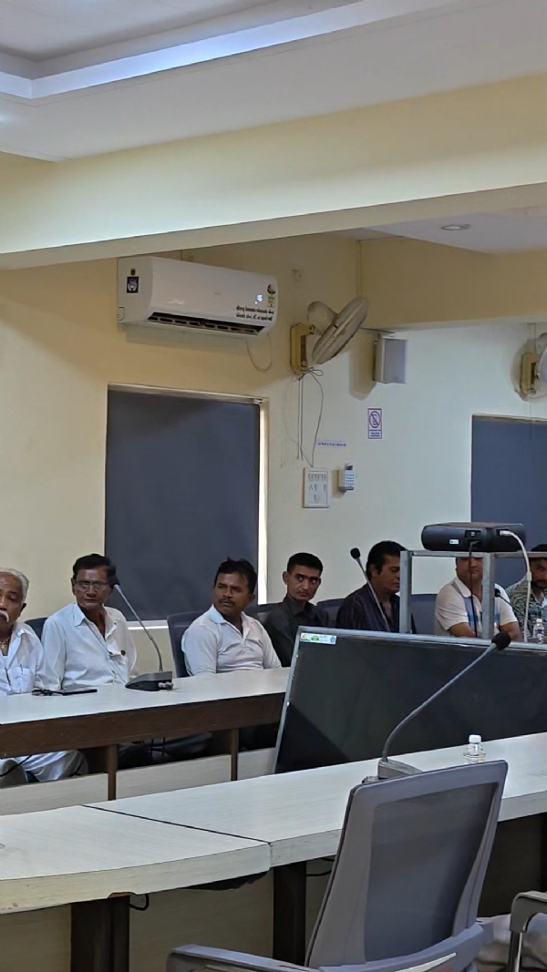 રામનવમી સહિતના તહેવારોને લઈ ને પોલીસ દ્વારા શાંતિ સમિતિની બેઠક યોજાઇ.