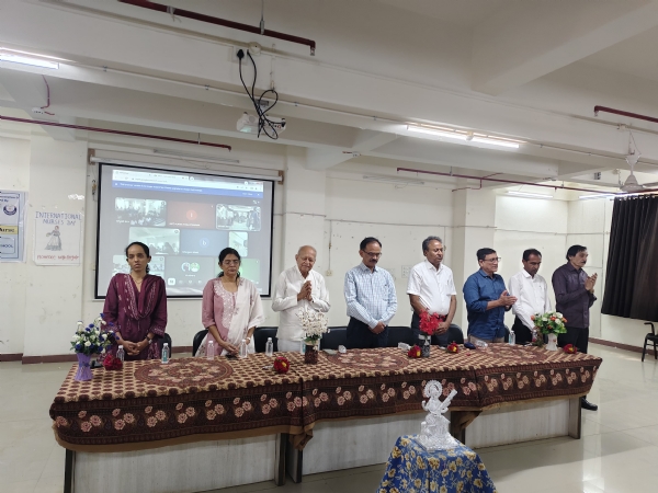 રેડક્રોસ દ્વારા હેલ્થકેર એટેન્ડન્ટ કોર્ષ શરૂ કરાયો.