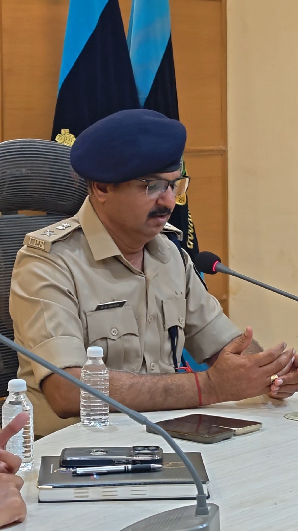 રામનવમી સહિતના તહેવારોને લઈ ને પોલીસ દ્વારા શાંતિ સમિતિની બેઠક યોજાઇ.