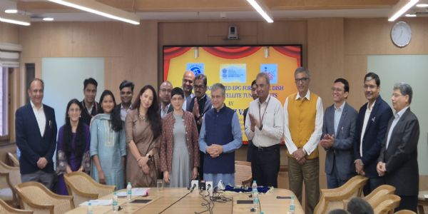 ટીવી સેટમાં માઇક્રો સેટ-ટોપ બોક્સ હશે, જેનાથી 450 ચેનલો મફતમાં જોવા મળશે