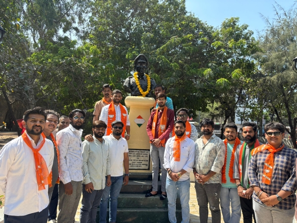 યુવા ભાજપ દ્વારા શહીદદિન ની અનોખી ઉજવણી કરી.