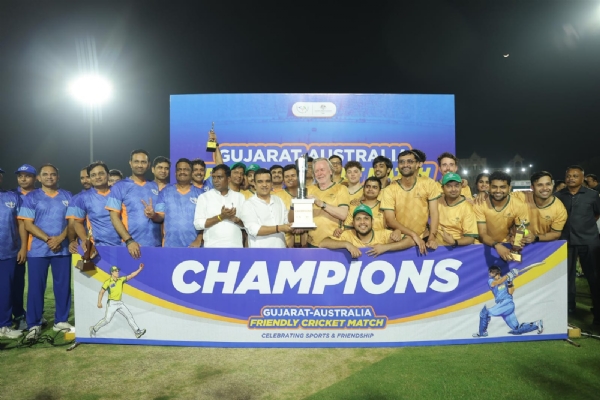 અમદાવાદના SGVP ગુરૂકુળ ખાતે ગુજરાત - ઓસ્ટ્રેલિયા ફ્રેન્ડલી ક્રિકેટ મેચ યોજાઈ