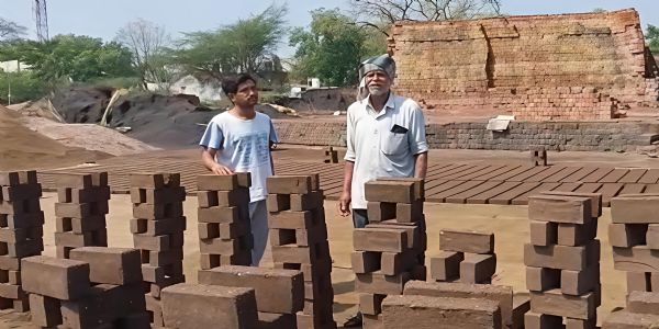 કમોસમી વરસાદથી અમરેલીમાં ઈંટોના ભઠ્ઠા પર આફત: પ્રજાપતિ કારીગરોને લાખોનું નુકસાન