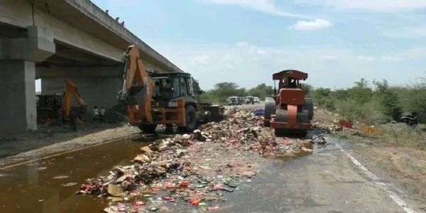 મહેસાણામાં ₹3 કરોડના વિદેશી દારૂનો નાશ, 90000થી વધુ બોટલો પર બુલડોઝર ફર્યું