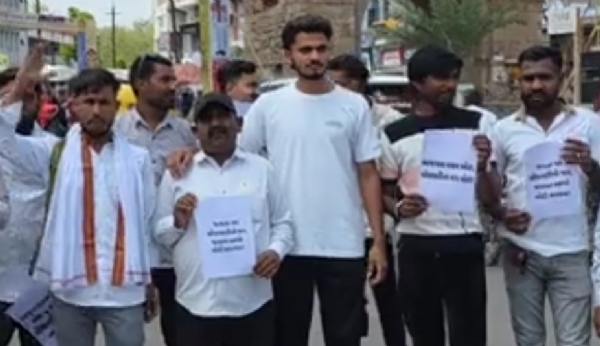 પાટણમાં યુથ કોંગ્રેસ દ્વારા મોંઘવારી સામે વિરોધ પ્રદર્શન કરવામાં આવ્યું, 8 કાર્યકરોની અટકાયત.