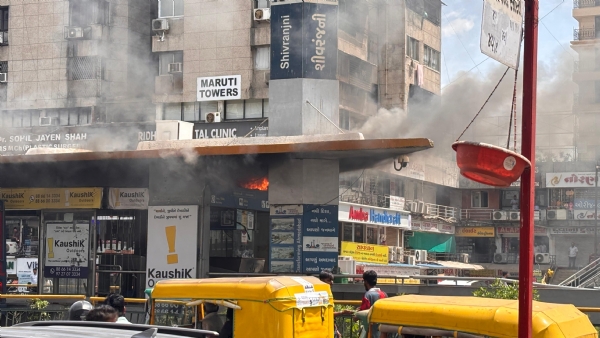 શિવરંજની BRTS બસ સ્ટેન્ડમાં આગ,પેસેન્જરોમાં દોડધામ