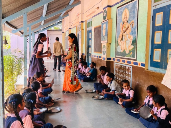 રમતગમતથી ભણતર અને શ્રેષ્ઠ શિક્ષકનો એવોર્ડ: આશાબેન સથવારાનો નવતર શિક્ષણ પ્રયોગ રમતગમતથી ભણતર અને શ્રેષ્ઠ શિક્ષકનો એવોર્ડ: આશાબેન સથવારાનો નવતર શિક્ષણ પ્રયોગ