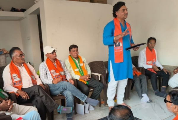 પાંચોટ ગામે અનુસૂચિત જાતિના લોકો માટે કલ્યાણકારી યોજનાઓ અંગે જાગૃતિ બેઠક યોજાઈ
