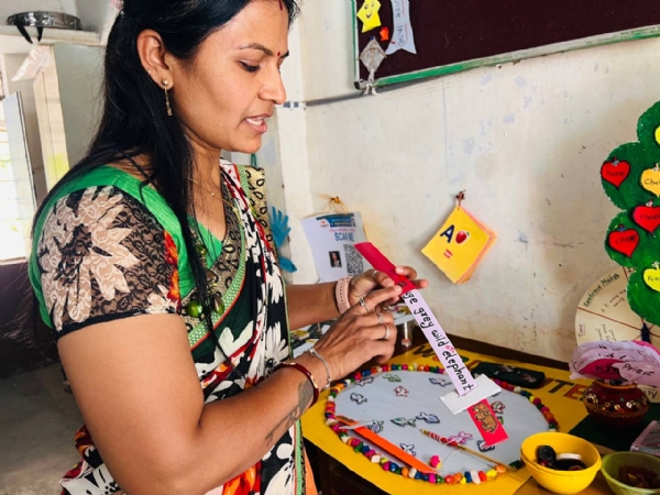 રમતગમતથી ભણતર અને શ્રેષ્ઠ શિક્ષકનો એવોર્ડ: આશાબેન સથવારાનો નવતર શિક્ષણ પ્રયોગ રમતગમતથી ભણતર અને શ્રેષ્ઠ શિક્ષકનો એવોર્ડ: આશાબેન સથવારાનો નવતર શિક્ષણ પ્રયોગ