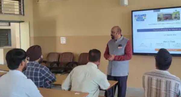 સમીની સરકારી વિનયન અને વાણિજ્ય કોલેજ ખાતે નવી પેઢીની શિક્ષણ પદ્ધતિ પર વિશેષ વ્યાખ્યાન