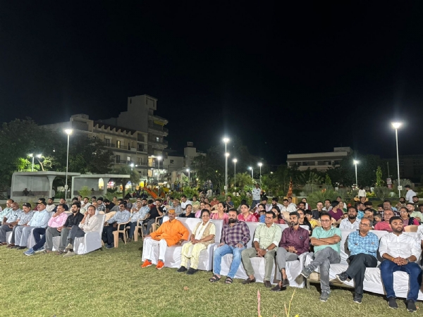 પોરબંદરમાં એક શામ શાહીદો કે નામ ક્રાયકર્મ યોજાયો. પોરબંદરમાં એક શામ શાહીદો કે નામ ક્રાયકર્મ યોજાયો.