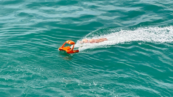 પોરબંદર કોસ્ટગાર્ડ દ્વારા સર્ચ અને રેસ્ક્યુ કવાયત હાથ ધરાઈ.