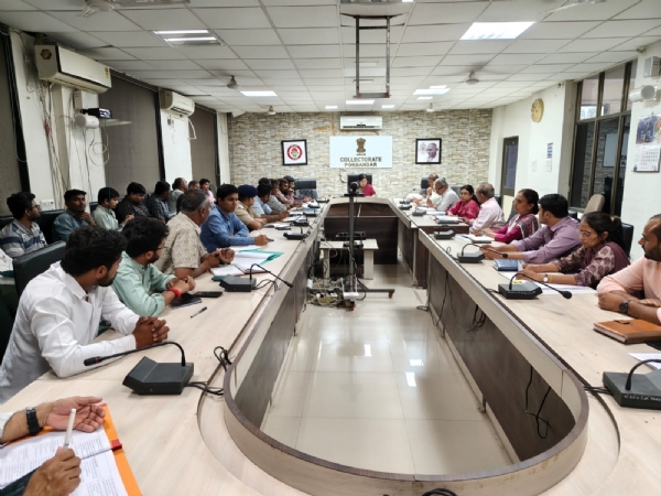 નિવાસી અધિક જિલ્લા કલેક્ટરના અધ્યક્ષ સ્થાને સમીક્ષા બેઠક યોજાઈ.