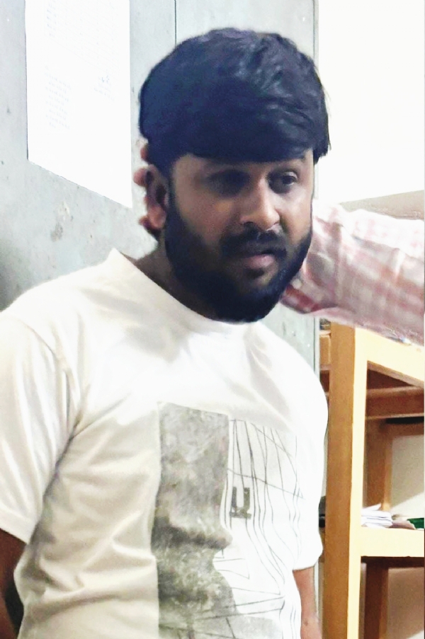 ભરૂચમાં એક શાળામાં અભ્યાસ કરતી વિધાર્થિની સાથે ધ કેરલા સ્ટોરી જેવો કિસ્સો બન્યો ભરૂચમાં એક શાળામાં અભ્યાસ કરતી વિધાર્થિની સાથે ધ કેરલા સ્ટોરી જેવો કિસ્સો બન્યો