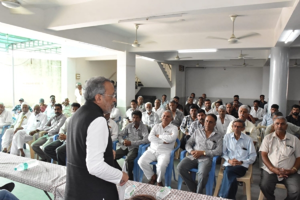 કેબિનેટ મંત્રીના હસ્તે રૂ.14.73 કરોડથી  વધુંના ગ્રામ્ય રસ્તાઓના કામોના ખાતમુહૂર્ત કરાયા.