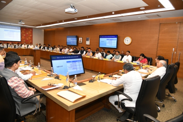 ગાંધીનગર ખાતે બેઠક યોજાઈ ગાંધીનગર ખાતે બેઠક યોજાઈ