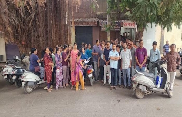 ફી વધારા મુદ્દે વિરોધ