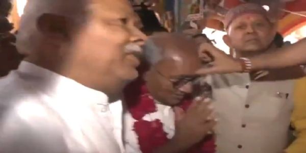 કોંગ્રેસ નેતા દિગ્વિજય સિંહ ભગવાન રામના મંદિર પહોંચ્યા, દર્શન કર્યા બાદ રામ મંદિરના વિરોધના આરોપોને ફગાવી દીધા