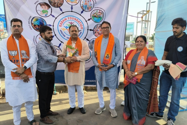 રામનવમી રથયાત્રામાં કદમ ફાઉન્ડેશનની સેવા: 1000 લિટર છાશનું વિતરણ, પ્રમુખ હરેશભાઈ પટેલ સાથે ટીમનું ઉત્તમ આયોજન