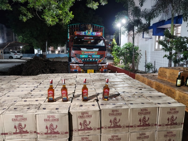 બગવદર પોલીસે 74 લાખનો વિદેશી દારૂનો જથ્થો ઝડપી પાડ્યો.