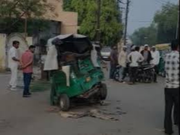 ગ્વાલિયરમાં રોડ અકસ્માત ગ્વાલિયરમાં રોડ અકસ્માત
