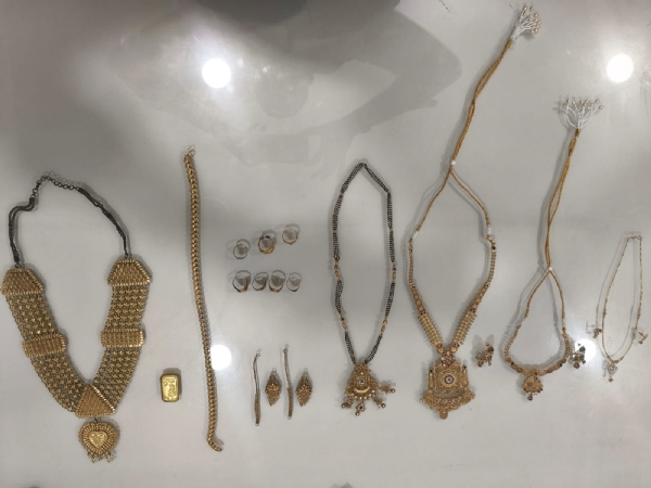 શીશલી ગામે થયેલ ઘરફોડ ચોરીમાં 100% મુદામાલ રિકવરી કરતી પોરબંદર પોલીસ.