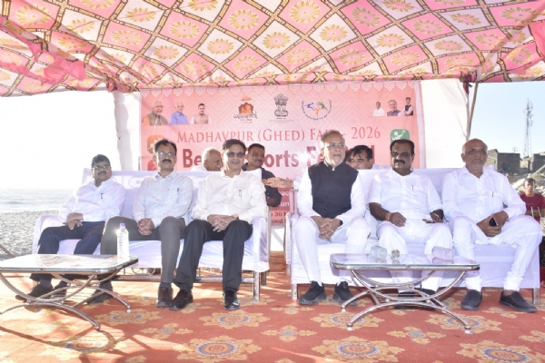 વન પર્યાવરણ મંત્રી અર્જુન મોઢવાડિયાએ માધવરાય મંદિર ખાતે દર્શન કરી ધન્યતા અનુભવી. વન પર્યાવરણ મંત્રી અર્જુન મોઢવાડિયાએ માધવરાય મંદિર ખાતે દર્શન કરી ધન્યતા અનુભવી.