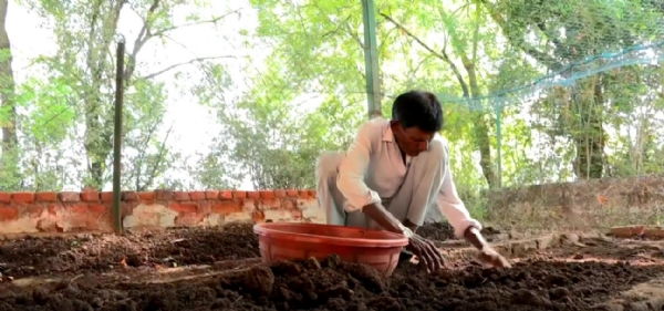 અડાલજની શૈક્ષણિક સંસ્થામાં સ્વનિર્ભતાના પાઠ