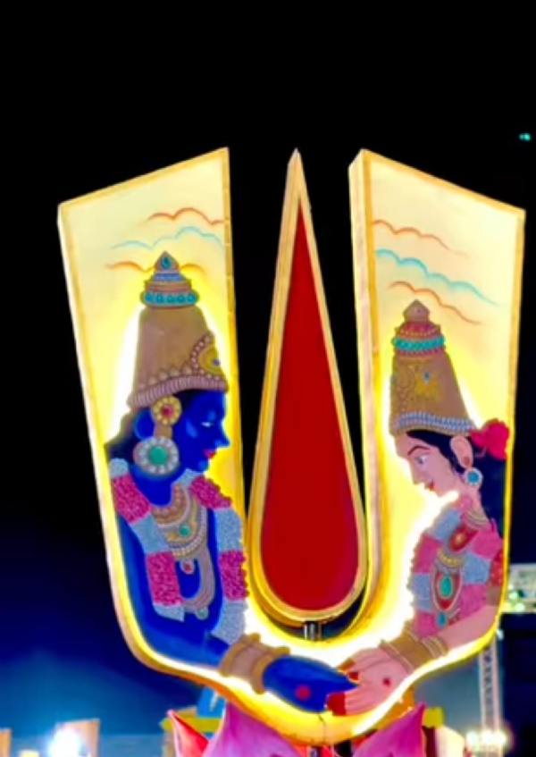 માધવપુર ઘેડ લોકમેળામાં ભગવાન શ્રી કૃષ્ણના જીવન પ્રસંગોની ઝાંખી દર્શાવતી કલાત્મક સજાવટ.