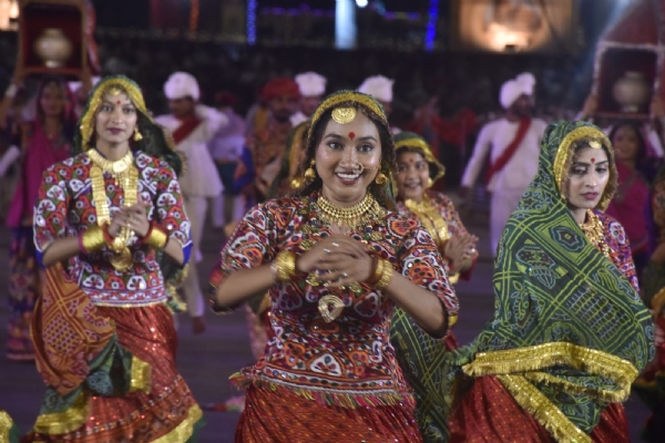 વન અને પર્યાવરણ મંત્રી  અર્જુન મોઢવાડિયાના હસ્તે માધવપુરના મેળાનો પ્રારંભ.