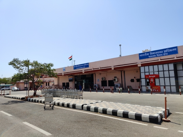 એરપોર્ટ એરપોર્ટ