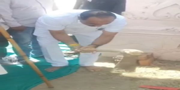 ચંદ્રુમાણા ગામે ₹75 લાખના ખર્ચે 400 મીટર લાંબા ગૌરવ પથનું ભૂમિપૂજન કરવામાં આવ્યું.