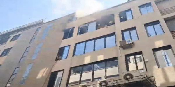 પુણા વિસ્તારમાં સાડીના ગોડાઉનમાં ભયાનક આગ, કરોડોનું નુકસાન