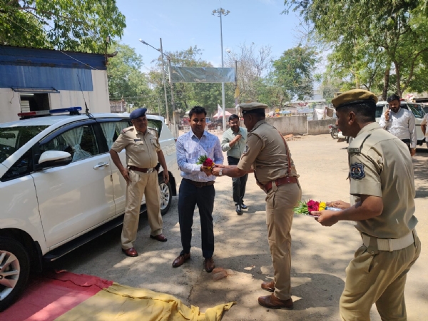 ચલાલા પોલીસ સ્ટેશનમાં જિલ્લા કલેક્ટરની મુલાકાત: વ્યવસ્થાની સમીક્ષા સાથે જરૂરી માર્ગદર્શન ચલાલા પોલીસ સ્ટેશનમાં જિલ્લા કલેક્ટરની મુલાકાત: વ્યવસ્થાની સમીક્ષા સાથે જરૂરી માર્ગદર્શન