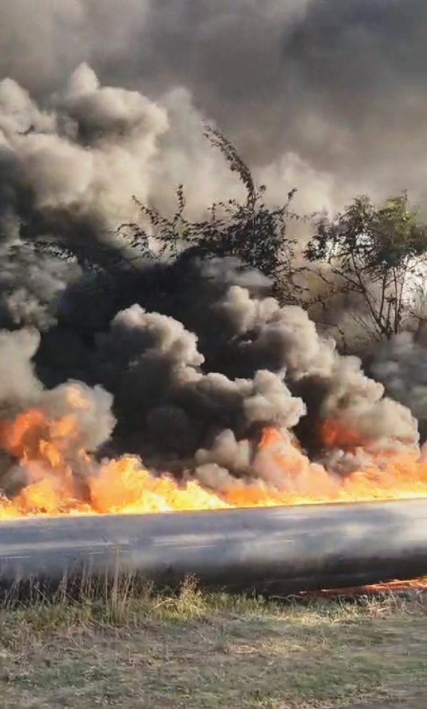 વાગરાના વહિયાલ ગામ પાસે અન્ડરગ્રાઉન્ડ પાઇપલાઇનમાં ભીષણ આગ