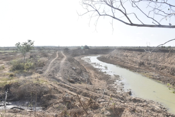 વન અને પર્યાવરણ મંત્રી  અર્જુ મોઢવાડિયાએ પોરબંદર વિસ્તારના વિવિધ વોકળા અને કેનાલના વિકાસ કાર્યોની સ્થળ પર કામગીરીની સમીક્ષા કરી.