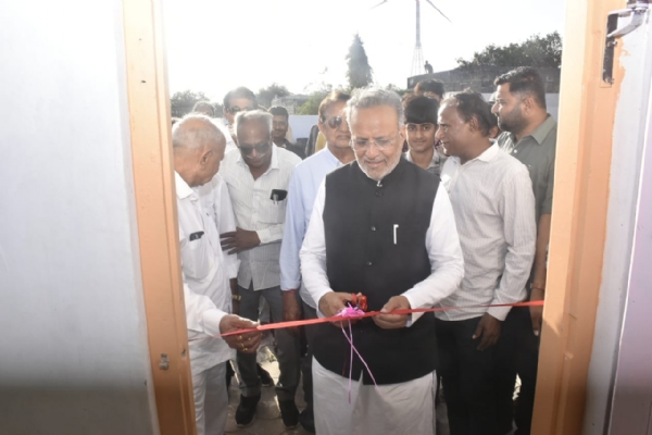 વન અને પર્યાવરણ મંત્રી  અર્જુ મોઢવાડિયાએ પોરબંદર વિસ્તારના વિવિધ વોકળા અને કેનાલના વિકાસ કાર્યોની સ્થળ પર કામગીરીની સમીક્ષા કરી.