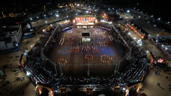 માધવપુર ઘેડના મેળામાં મોટી સંખ્યામાં લોકો ઉમટી પડયા.