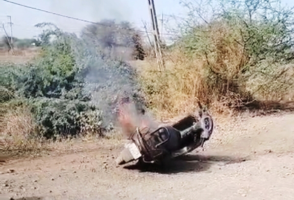 ભેરસમ ગામે ચાલતી મોપેડમાં અચાનક ભભૂકી ઉઠી આગ