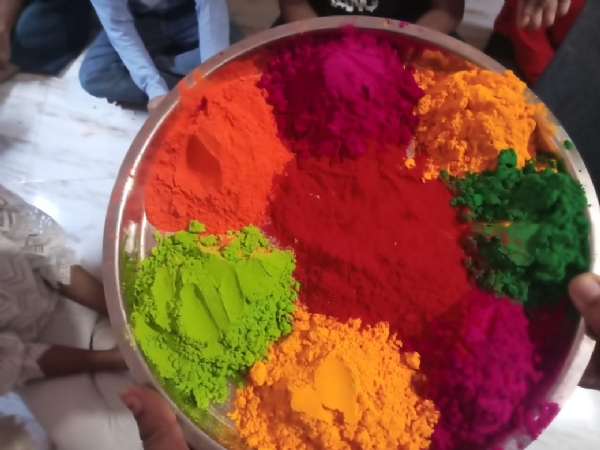 આશીર્વાદ દિવ્યાંગ પુનઃવર્સન કેન્દ્ર ખાતે દિવ્યાંગ બાળકો સાથે ધુળેટી પર્વની ઉજવણી  કરાઈ.