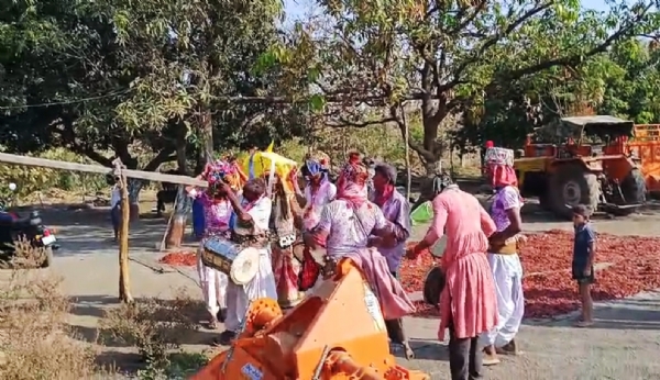 નેત્રંગના આંજોલી ગામે ત્રણ પેઢીના સંગમ સાથે વૈદિક હોળીની ભવ્ય ઉજવણી