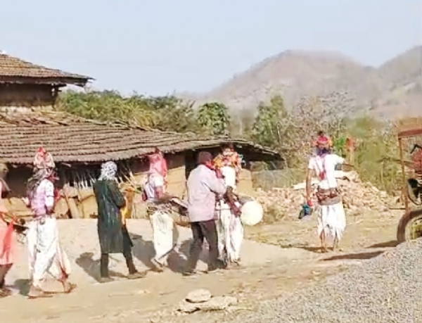 નેત્રંગના આંજોલી ગામે ત્રણ પેઢીના સંગમ સાથે વૈદિક હોળીની ભવ્ય ઉજવણી